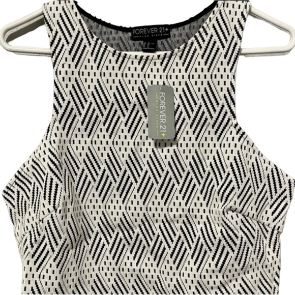 FOREVER 21 **Plus Size** Crop Top Aztec Design *NWT* 3x - Picture 2 of 3